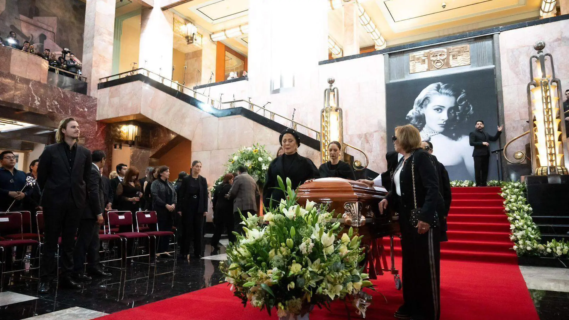 Homenaje postumo de Silvia Pinal